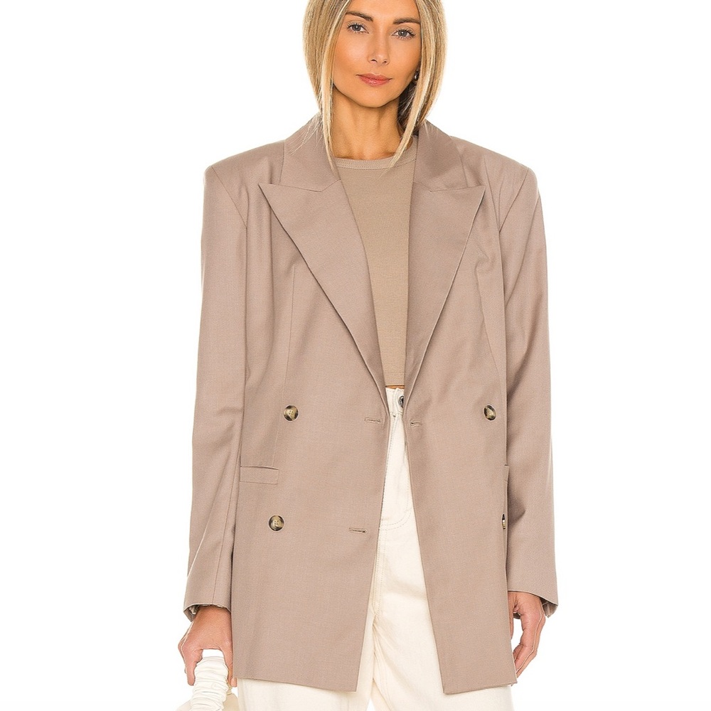 NWT Oversized Double Breasted Blazer L' Academie. Size Small but runs as Medium.
